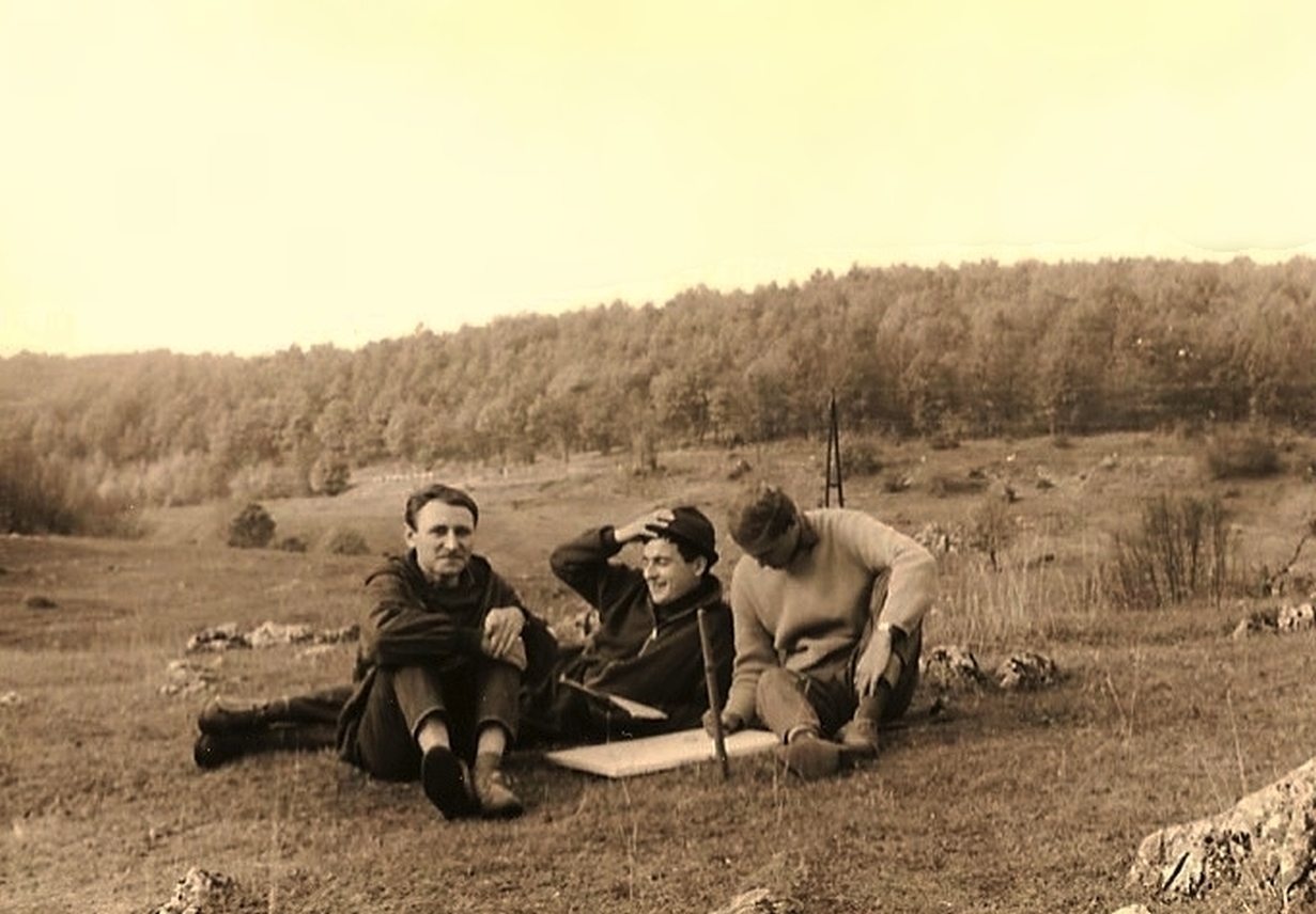 Aggtelek 1966, a karsztos kutatómunka kezdete (balra: Zámbó László, jobbra Gábris Gyula, középen Gratzl Ferenc)